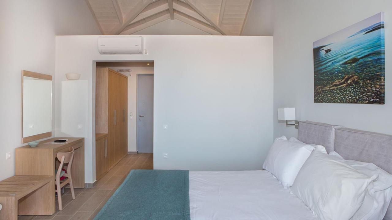 Remenzo Hotel Lixouri Exterior photo